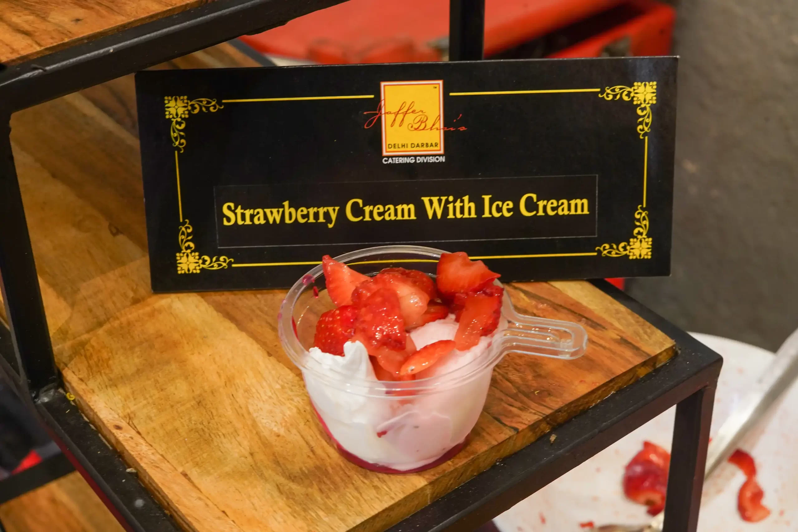 strawberry-cream-with-ice-cream